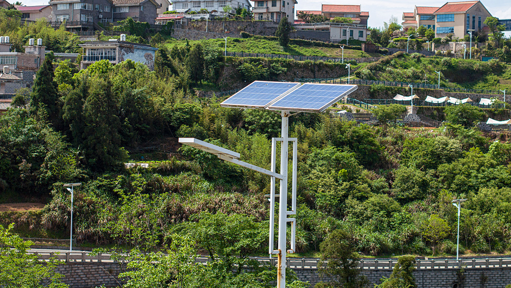 太阳能路灯杆06